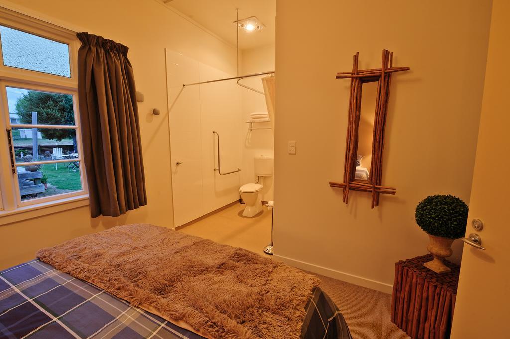 Blacks Hotel Ophir ภายนอก รูปภาพ