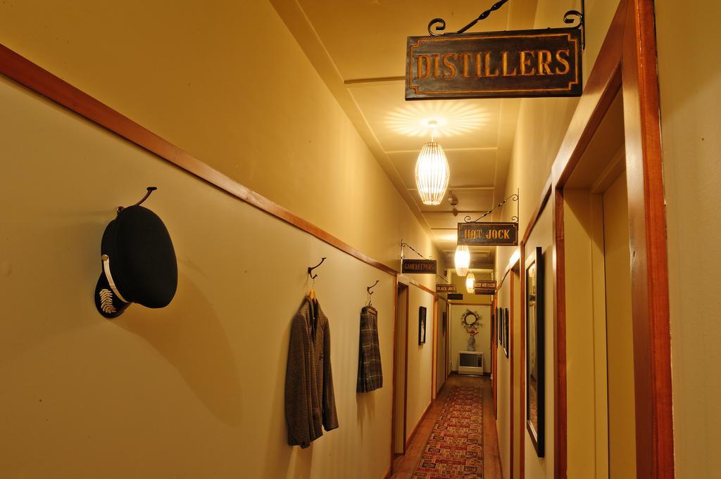 Blacks Hotel Ophir ภายนอก รูปภาพ